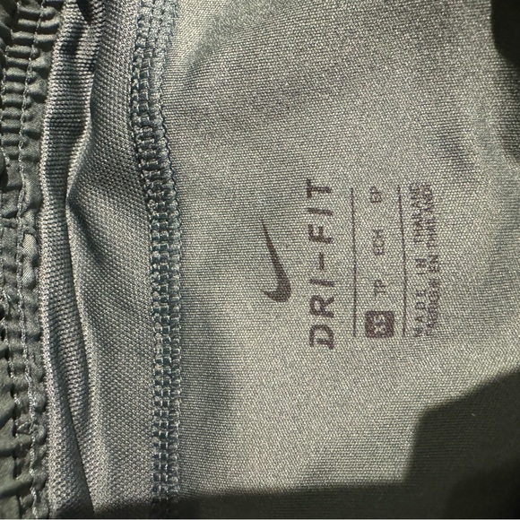 Nike Green Running Shorts - Picture 4 of 5